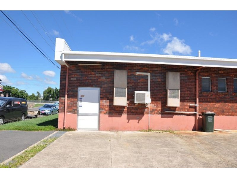 2/177 Ingham Road, West End QLD 4810