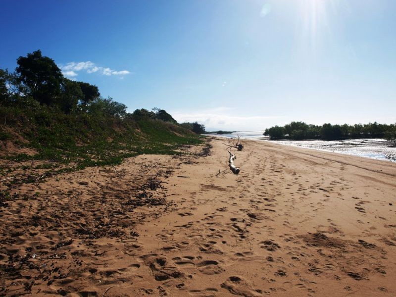 6 Waterview Drive, Bushland Beach QLD 4818