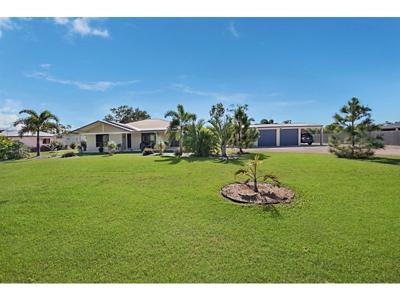 25 Salamander St, Bluewater QLD 4818