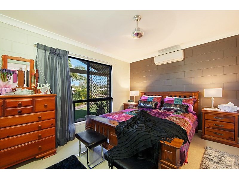 25 Salamander St, Bluewater QLD 4818