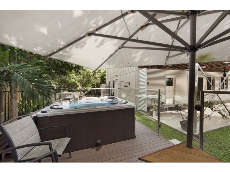 9 Estate Street, West End QLD 4810