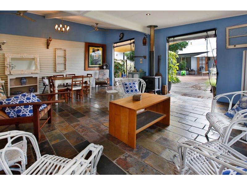 6 Burton Street, Mysterton QLD 4812