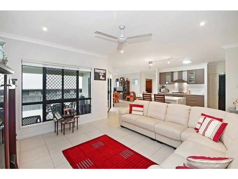 16 Helvellyn Street, Bushland Beach QLD 4818