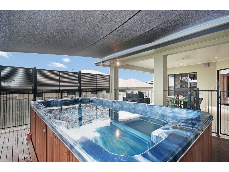 16 Helvellyn Street, Bushland Beach QLD 4818