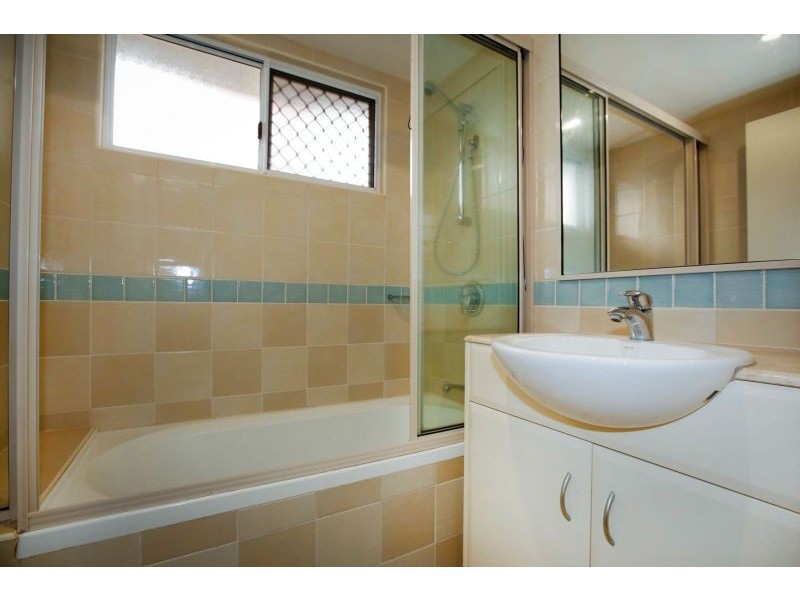 2/92 The Strand, North Ward QLD 4810