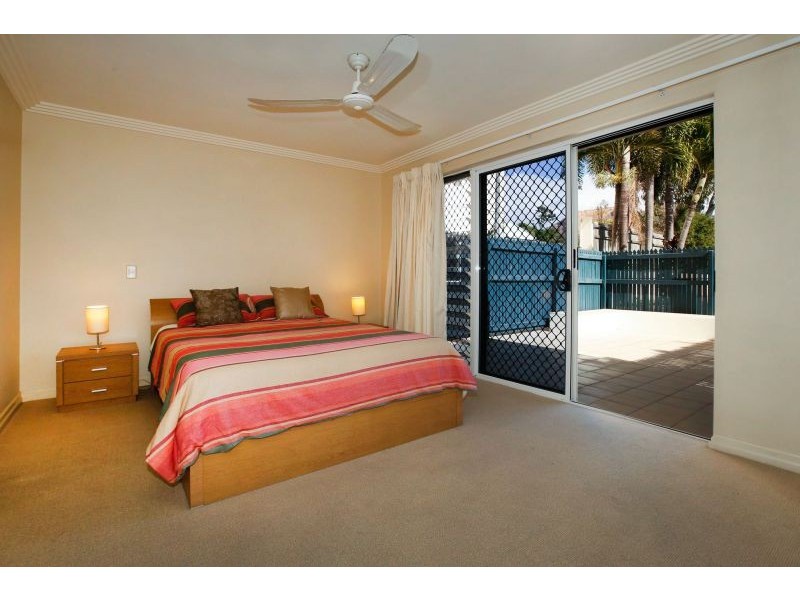 2/92 The Strand, North Ward QLD 4810