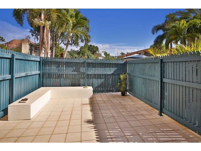 2/92 The Strand, North Ward QLD 4810
