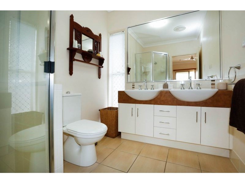 4 Oakmont Close, Kirwan QLD 4817