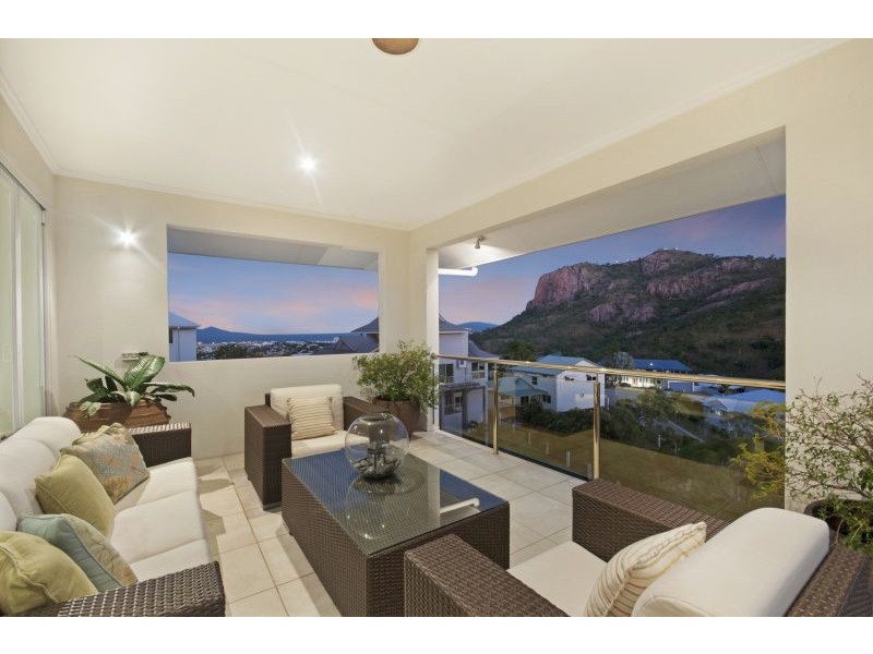 16 Stirling Drive, Castle Hill QLD 4810