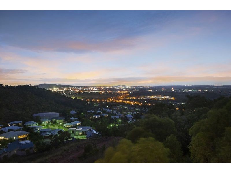 16 Stirling Drive, Castle Hill QLD 4810