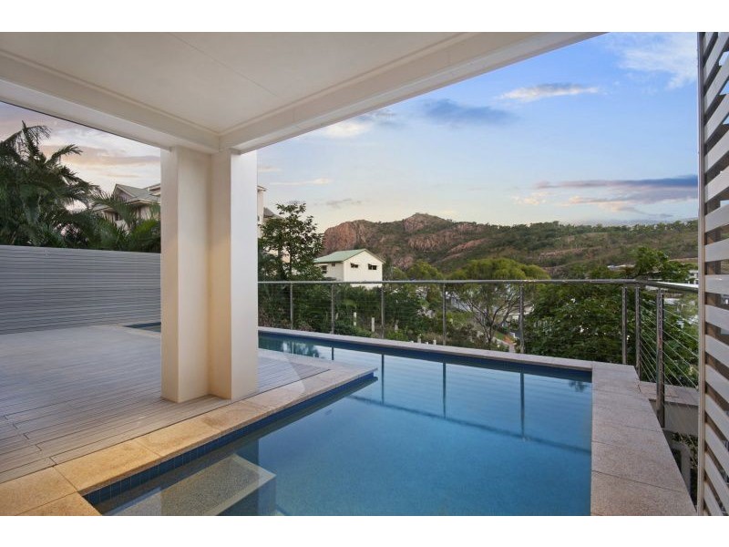 16 Stirling Drive, Castle Hill QLD 4810