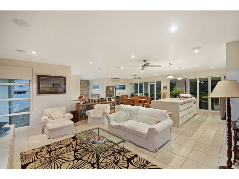 16 Stirling Drive, Castle Hill QLD 4810