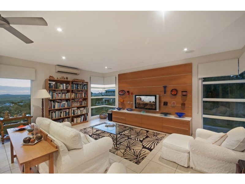 16 Stirling Drive, Castle Hill QLD 4810