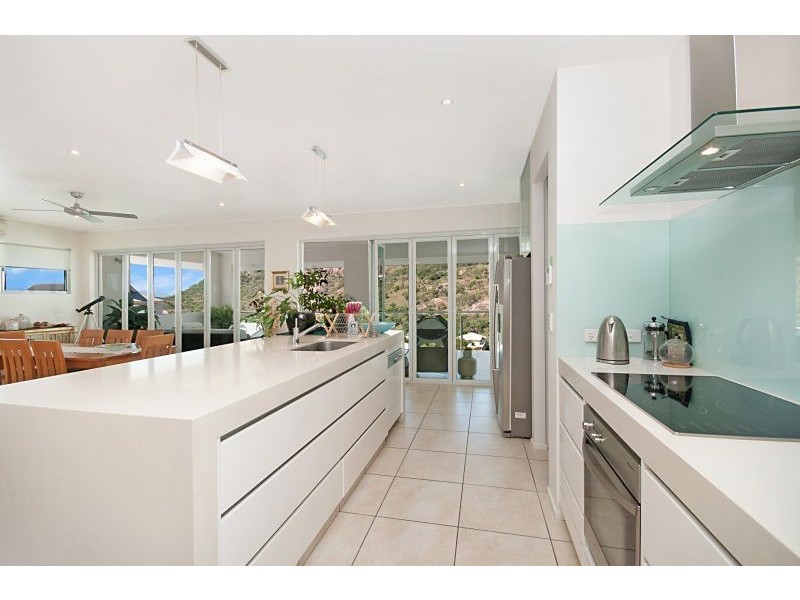 16 Stirling Drive, Castle Hill QLD 4810