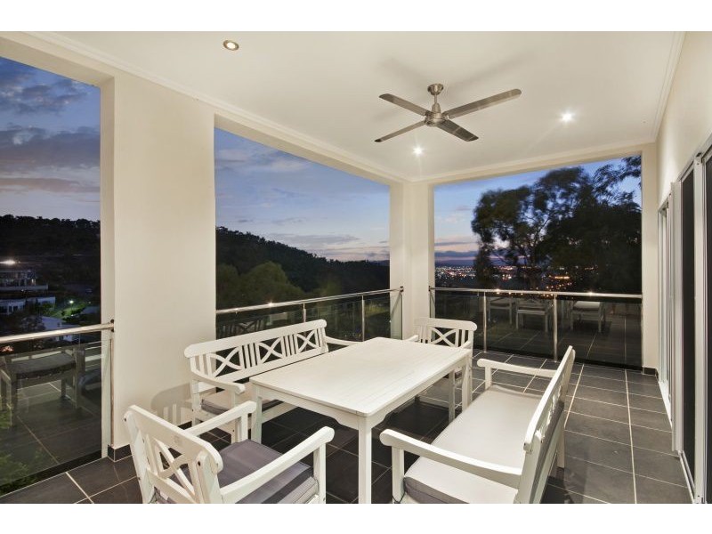 16 Stirling Drive, Castle Hill QLD 4810