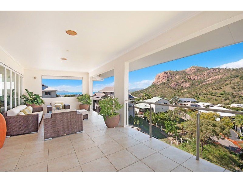 16 Stirling Drive, Castle Hill QLD 4810