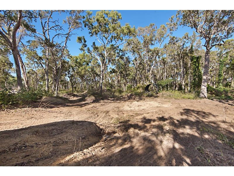 572 Cape Cleveland Road, Cape Cleveland QLD 4810