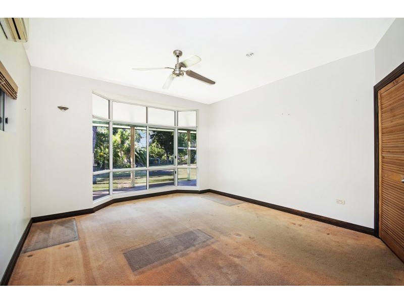 8 Anamari Court, Bushland Beach QLD 4818