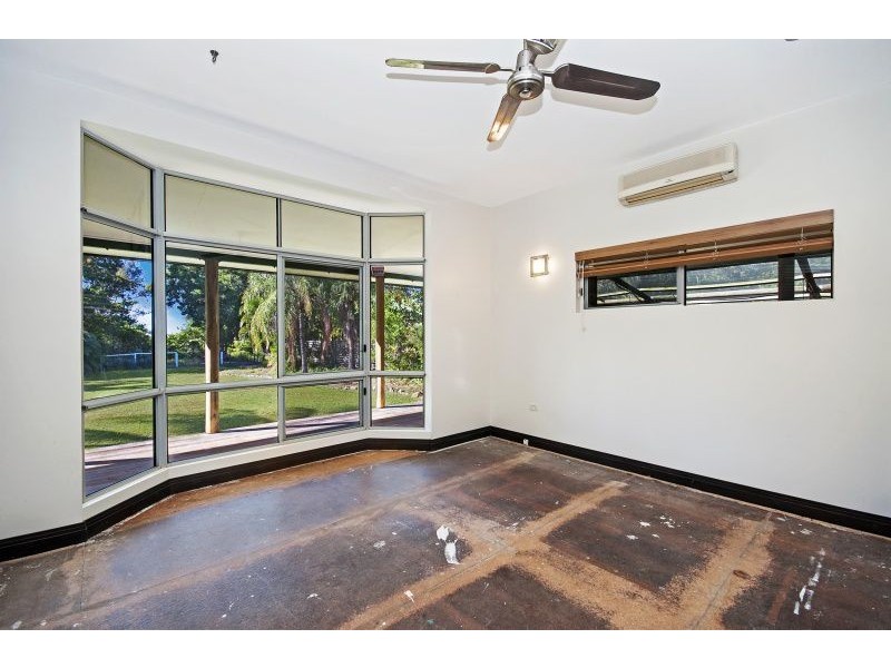 8 Anamari Court, Bushland Beach QLD 4818