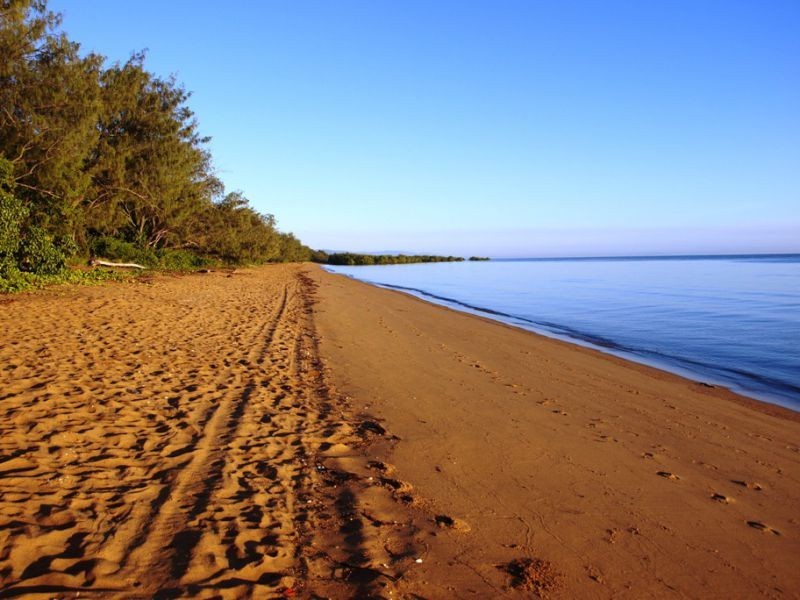 8 Anamari Court, Bushland Beach QLD 4818