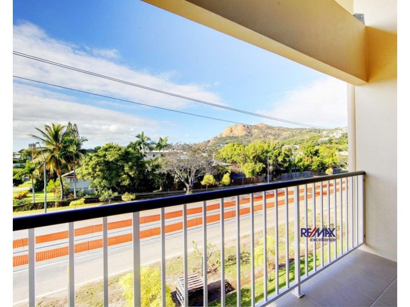 4/146 Eyre Street, North Ward QLD 4810