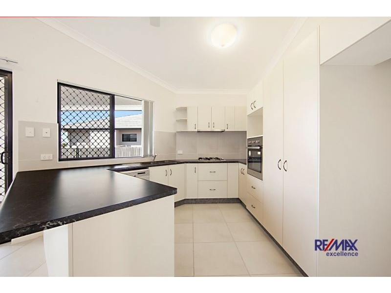 18 Hillock Street, Bushland Beach QLD 4818