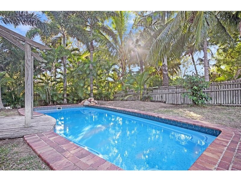 5 Bunya Street, Bushland Beach QLD 4818