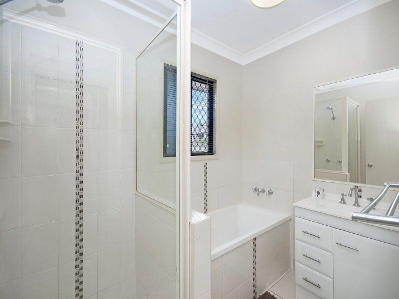 5 Mariala Court, Bushland Beach QLD 4818