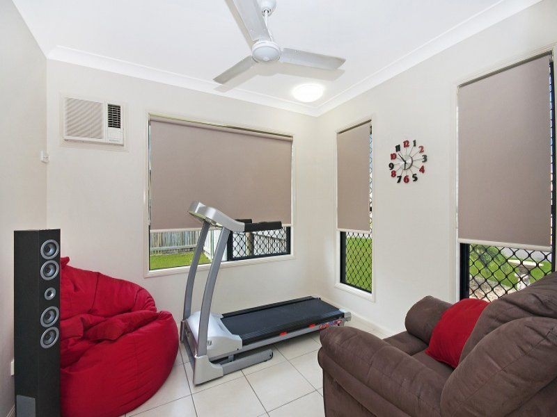 5 Mariala Court, Bushland Beach QLD 4818