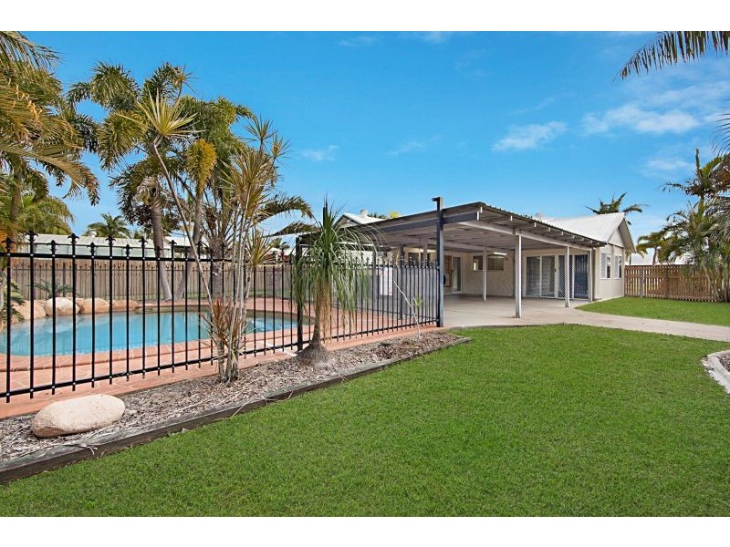 6 Tartan Place, Rasmussen QLD 4815