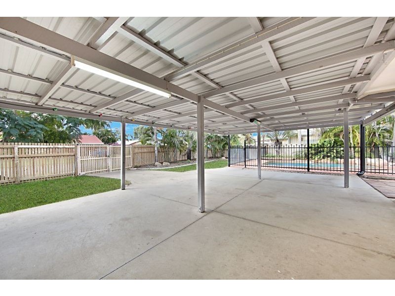 6 Tartan Place, Rasmussen QLD 4815