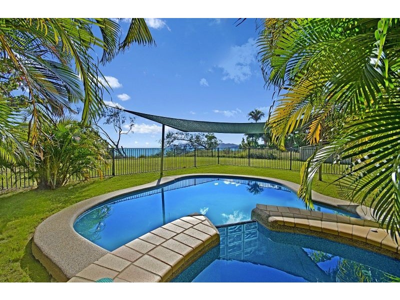 40 Waterview Drive, Bushland Beach QLD 4818