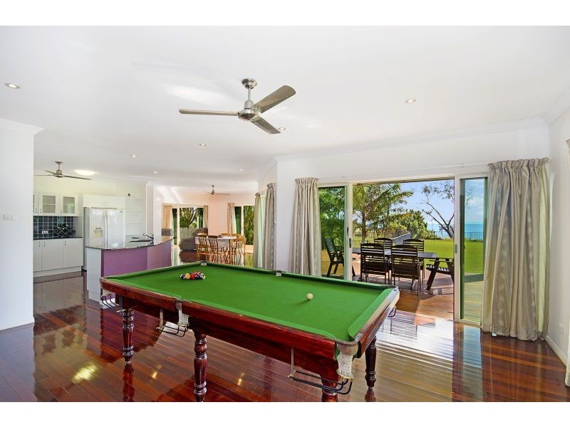 40 Waterview Drive, Bushland Beach QLD 4818