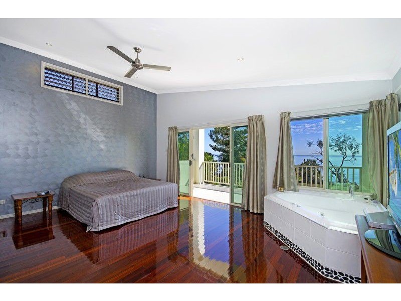40 Waterview Drive, Bushland Beach QLD 4818