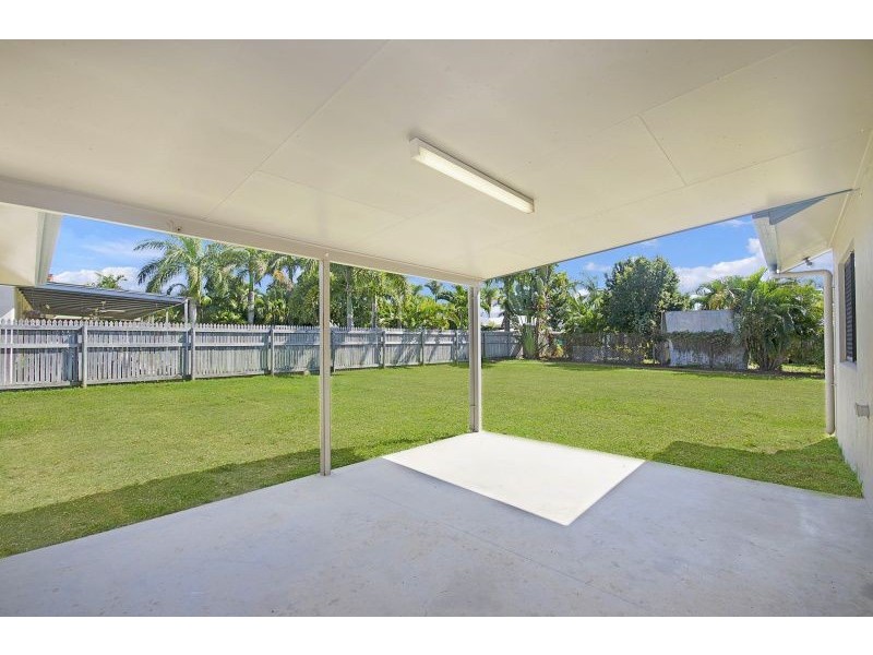 12 Mendi Drive, Bushland Beach QLD 4818