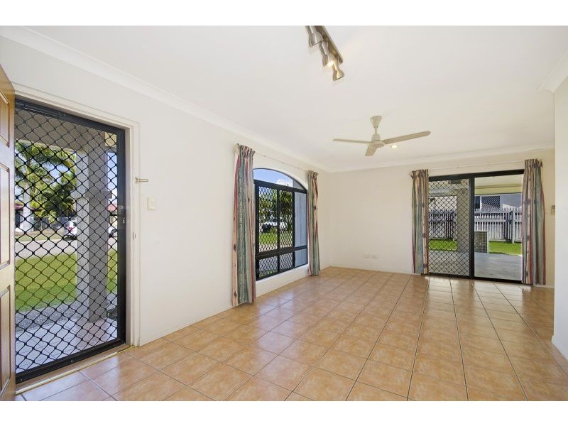 12 Mendi Drive, Bushland Beach QLD 4818