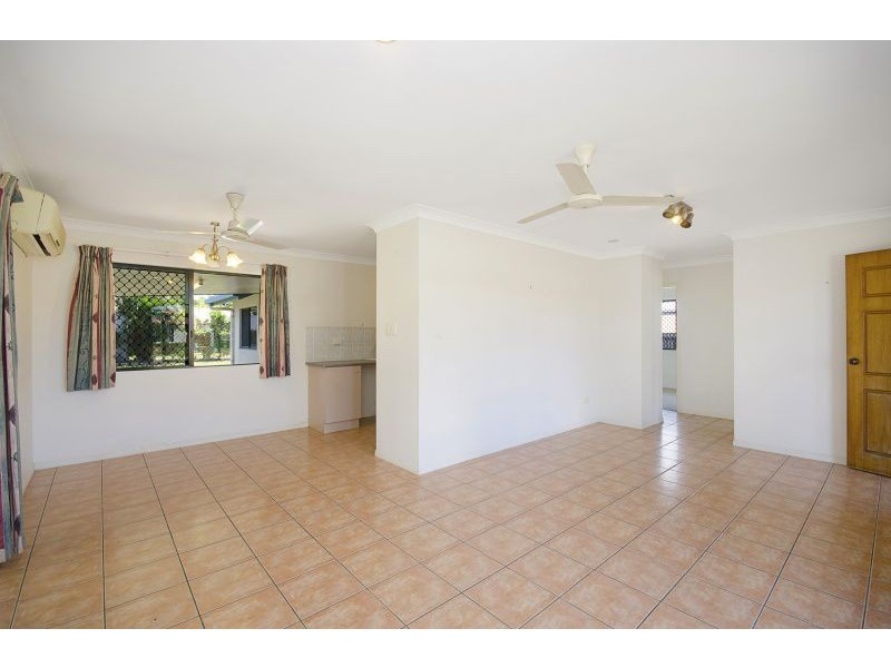 12 Mendi Drive, Bushland Beach QLD 4818