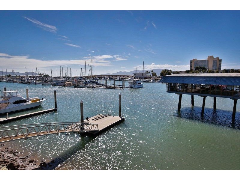 Unit 6/18-30 Sir Leslie Thiess Drive, Townsville City QLD 4810