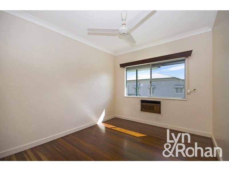 54 Grosvenor Street, Pimlico QLD 4812