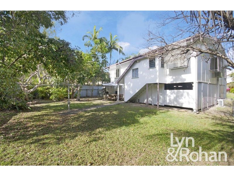 17 Evans Street, Belgian Gardens QLD 4810