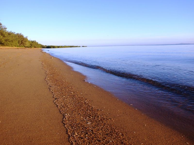 2 Dune Parade, Bushland Beach QLD 4818