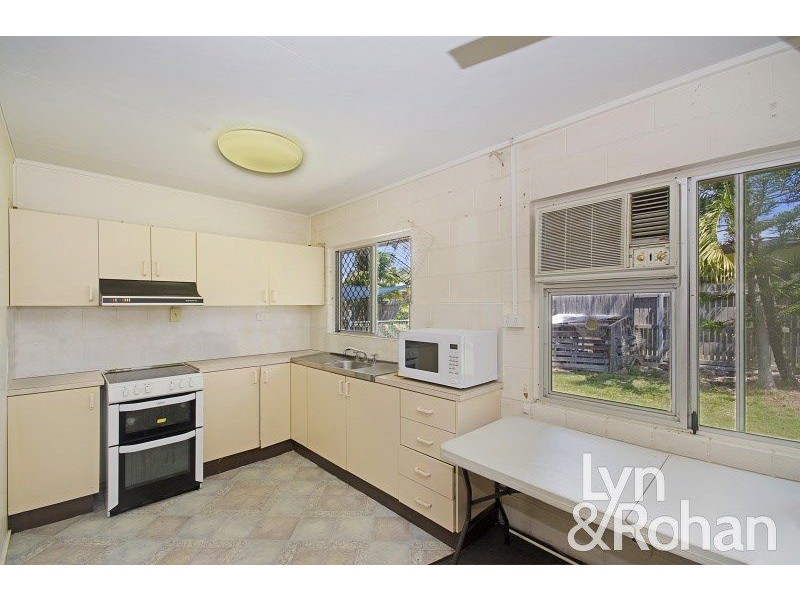 1 Yarai Court, Mount Louisa QLD 4814