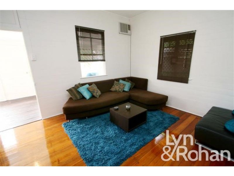 24 Hubert Street, South Townsville QLD 4810