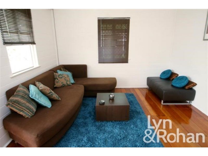 24 Hubert Street, South Townsville QLD 4810