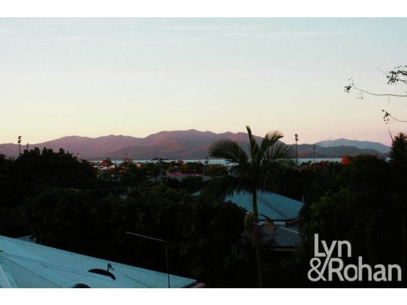 10/1 Burke Street, North Ward QLD 4810