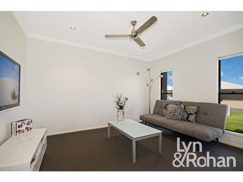 6 Batiki Circuit, Burdell QLD 4818