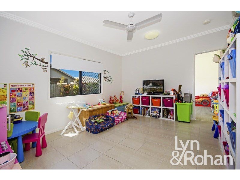6 Batiki Circuit, Burdell QLD 4818
