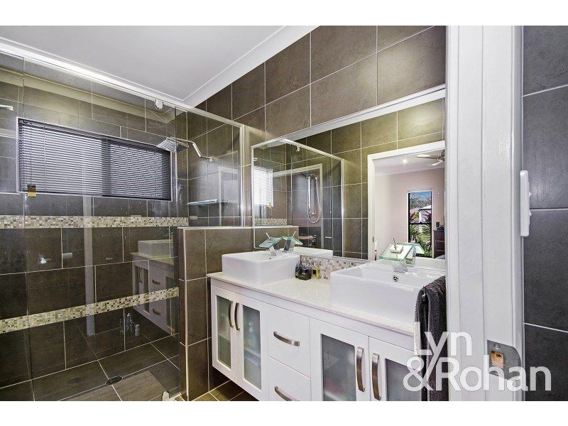 6 Batiki Circuit, Burdell QLD 4818