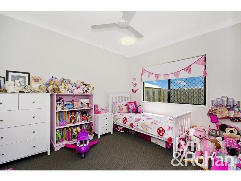 6 Batiki Circuit, Burdell QLD 4818