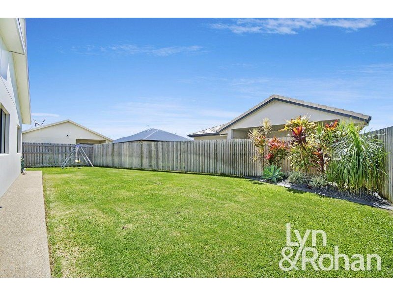 6 Batiki Circuit, Burdell QLD 4818